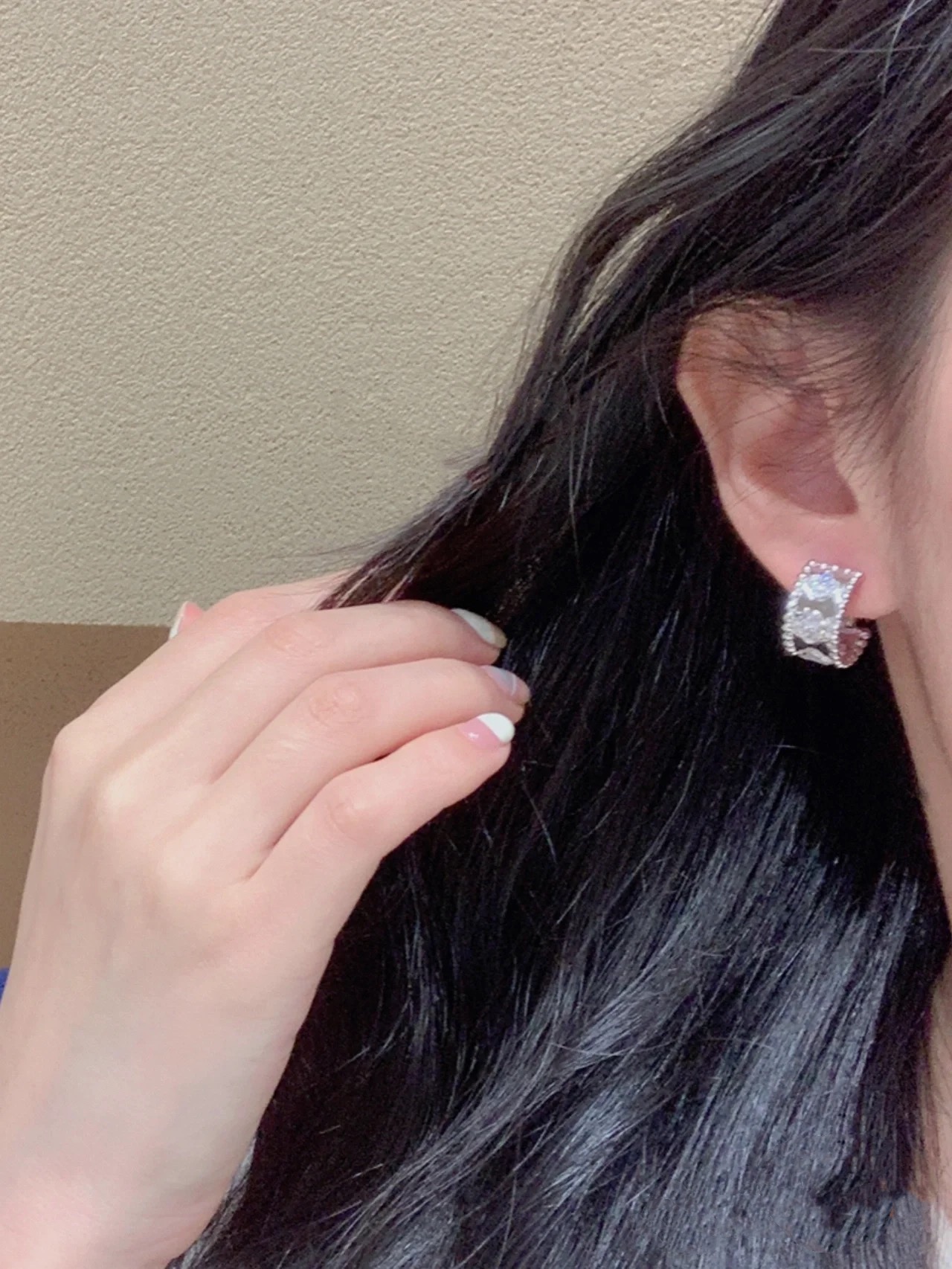 VCA Perlee Clovers Hoop Earrings - Original Replica Club