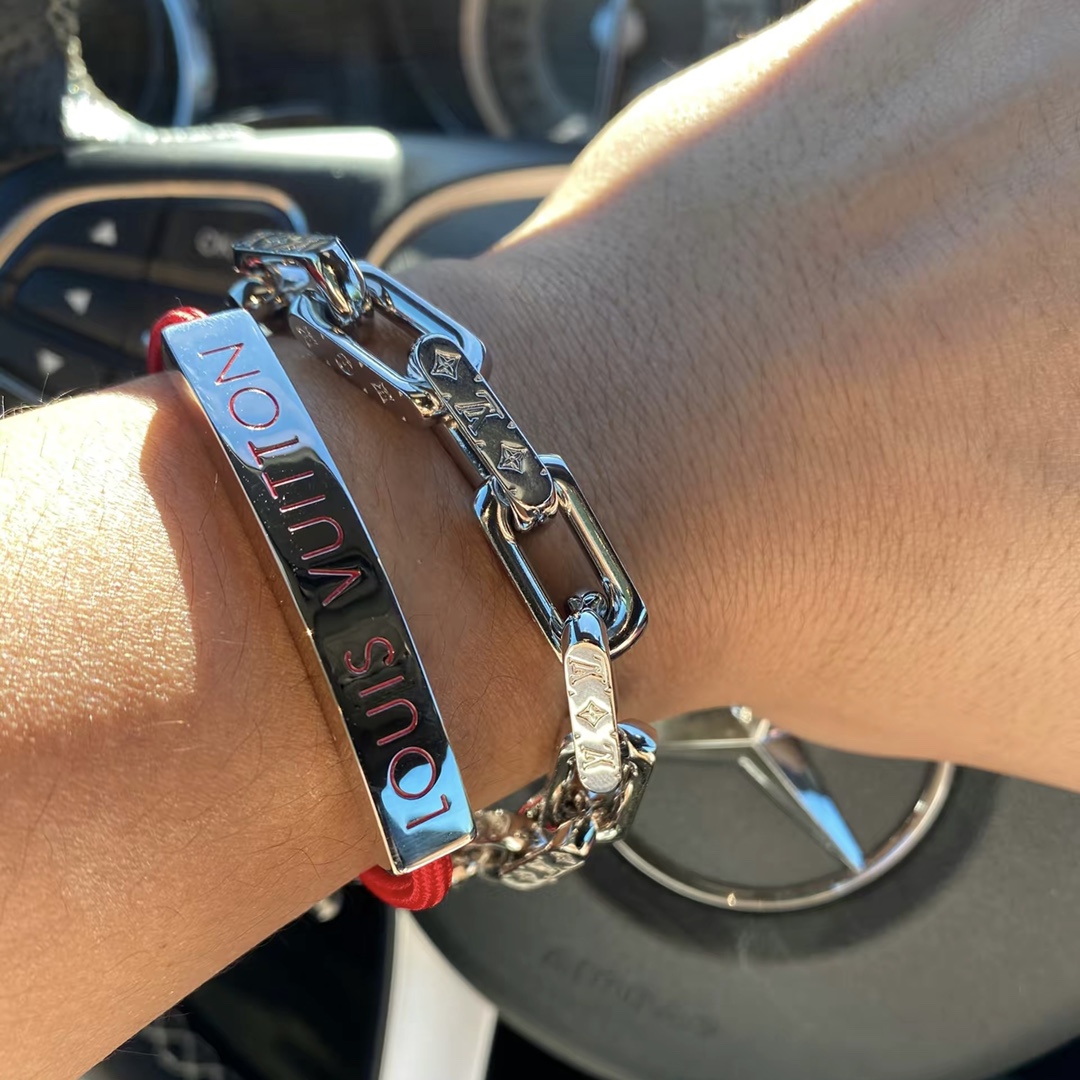 Louis Vuitton Silver Chunky Mens Bracelet - Original Replica Club