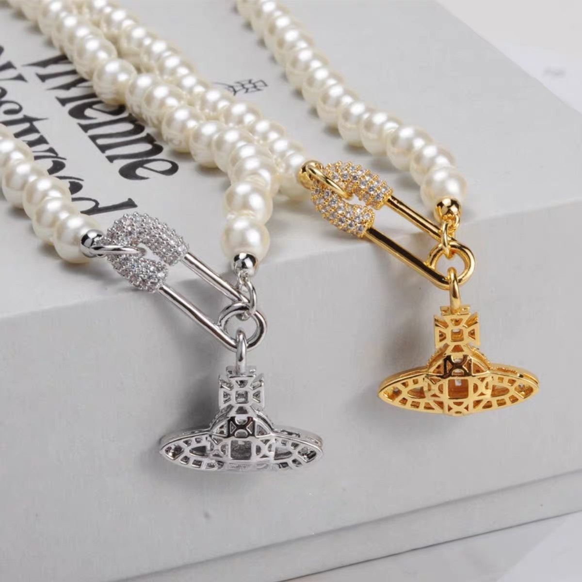 Vivienne Westwood Paperclip Saturn Pearl Necklace - Original Replica Club