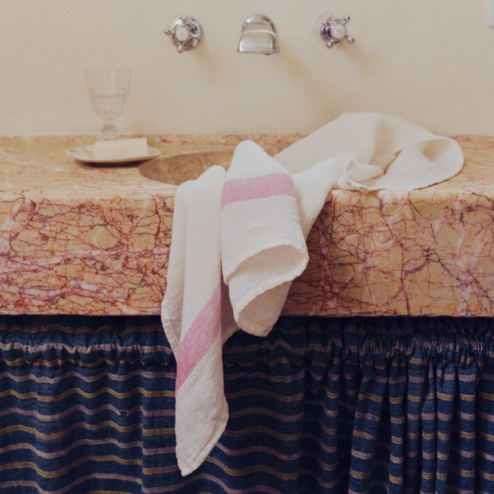Serviette de bain en lin - Nid d'abeille - Bande Rose Granité