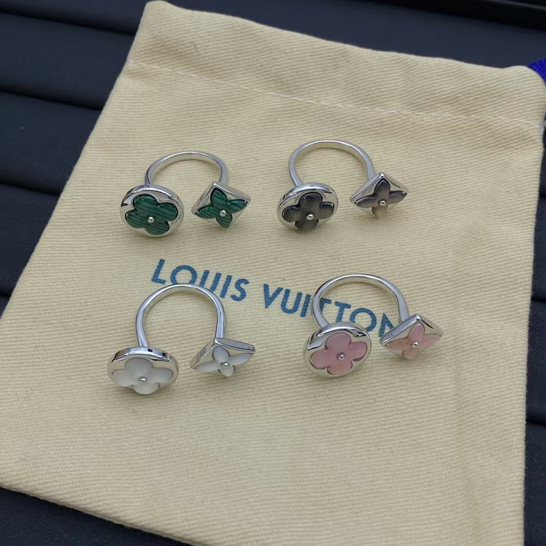 Louis Vuitton Classic Ring - Original Replica Club