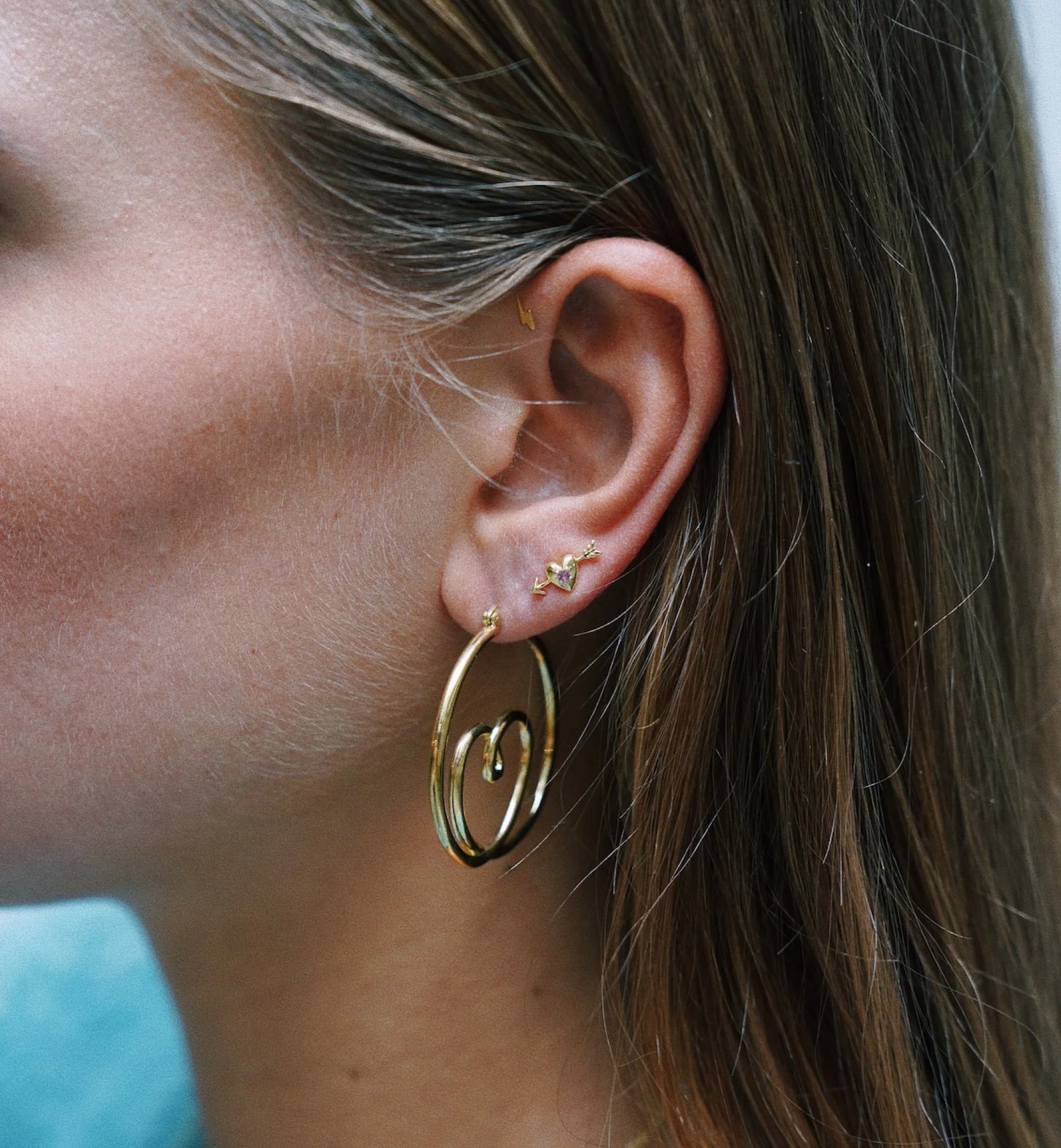 Single Arrowed Heart Stud 14K