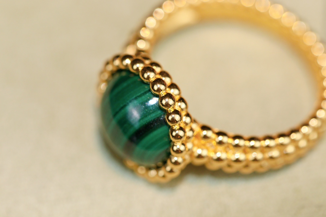 VCA Yellow Gold Malachite Perlee Couleurs Ring - Original Replica Club