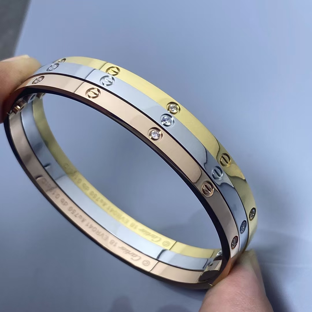 Cartier LOVE Bracelet Bangle - Six Diamonds - Original Replica Club