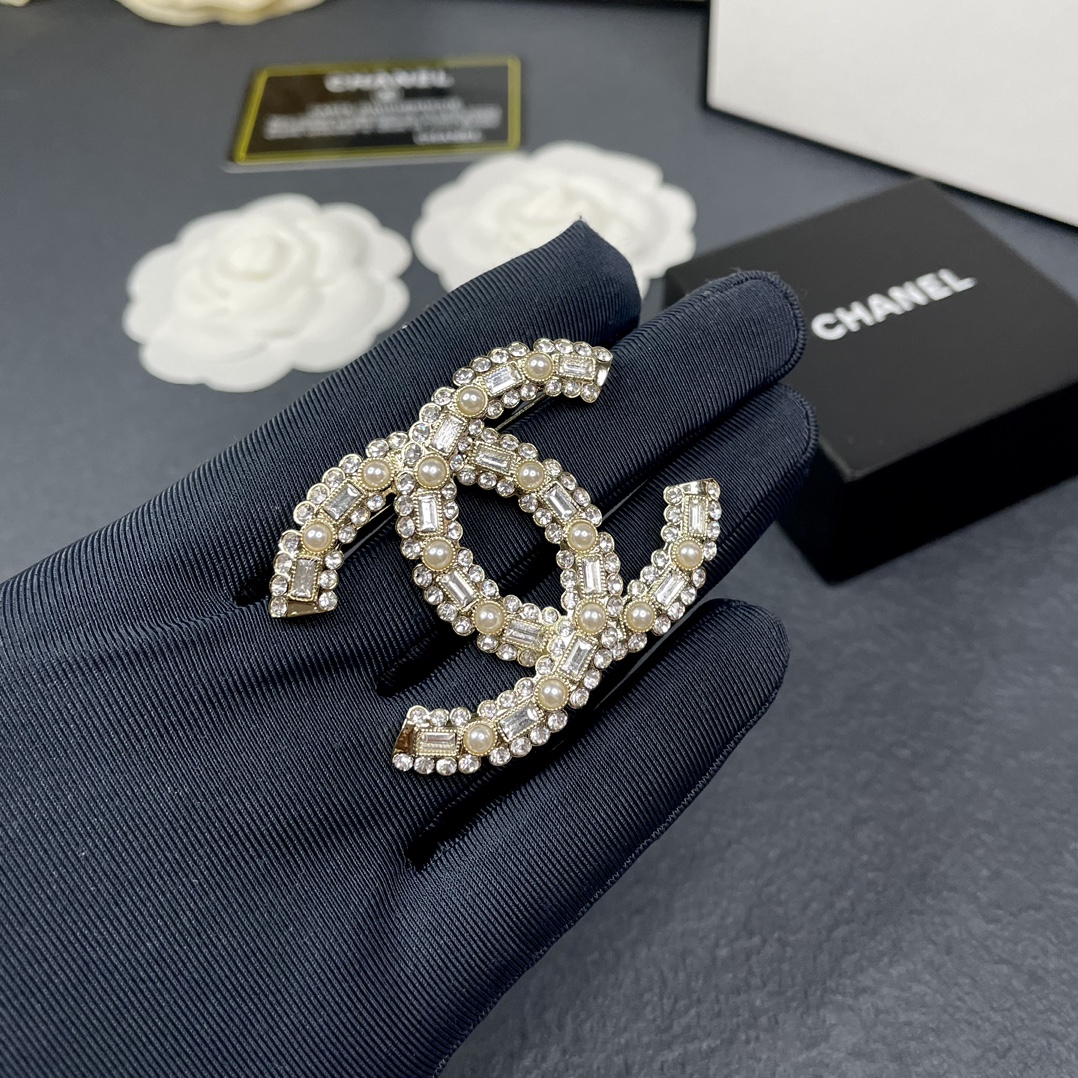 Chanel Vintage Pearl Rhinestone CC Brooch - Original Replica Club