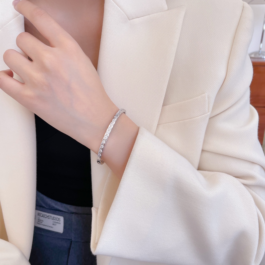 Chanel Coco Crush Full Diamond Paved Bangle Bracelet - Narrow Version - Original Replica Club