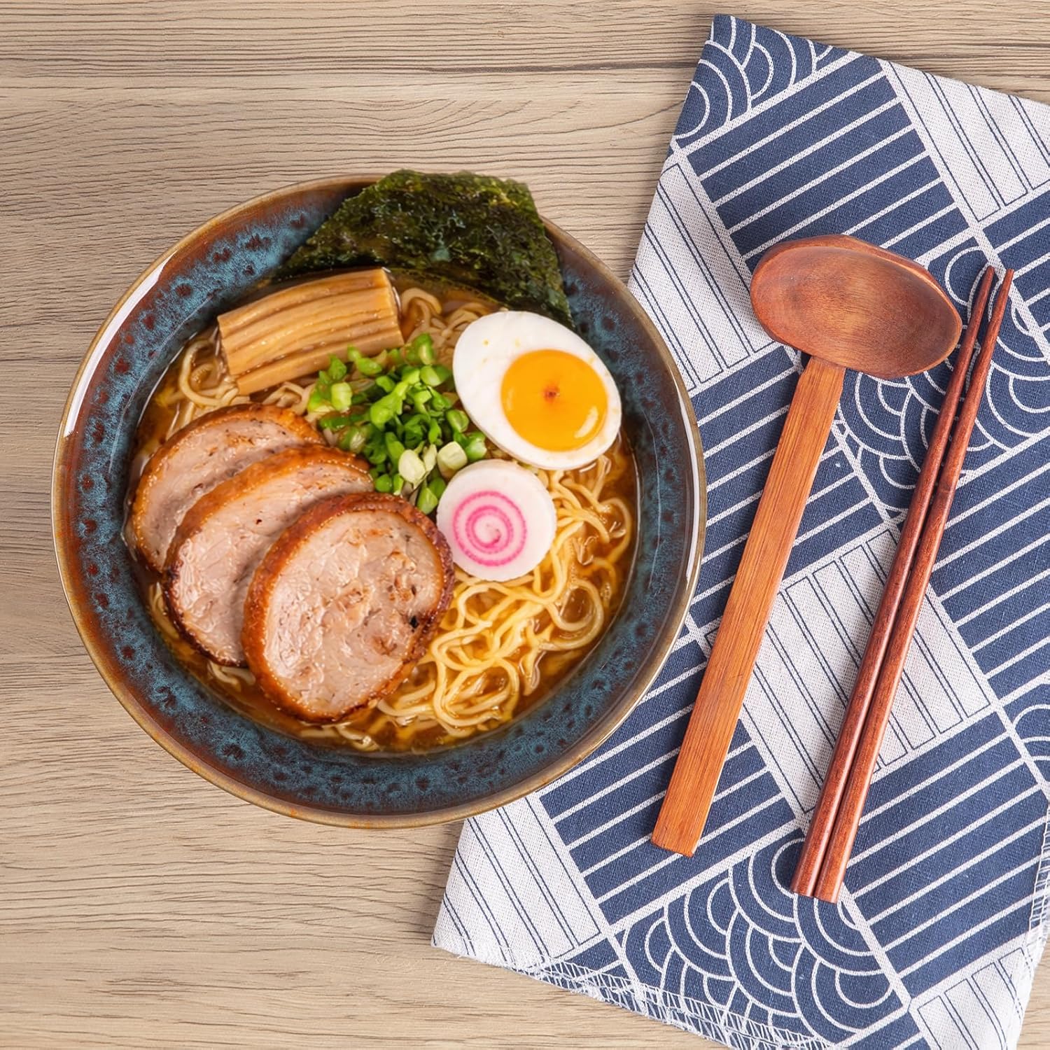 40oz Japanese Ceramic Ramen Bowl Set of 2 with Chopsticks and Spoons for Pho Udon Asian Soup Noodles (Peacock Tail)