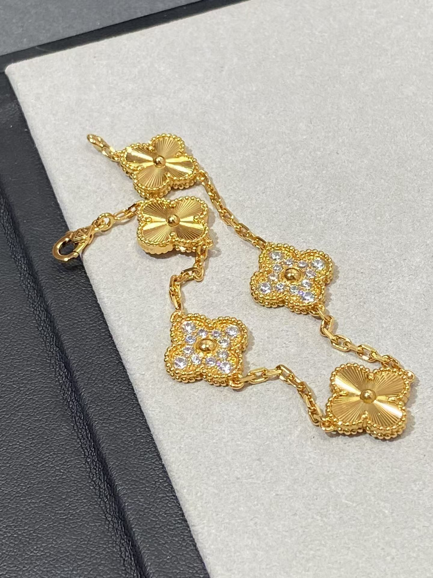 VCA Gold-tone Diamond and Guilloche Vintage Alhambra Bracelet 5 Motifs - Original Replica Club