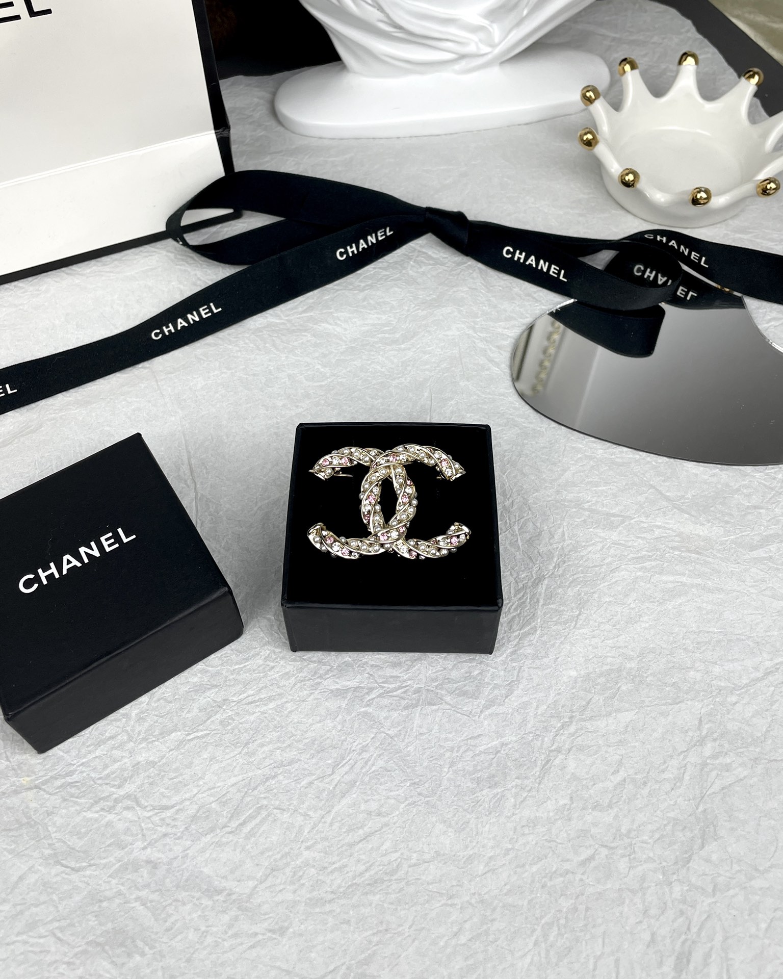 Chanel Light Gold Pink Diamond Pearl Twist CC Brooch - Original Replica Club