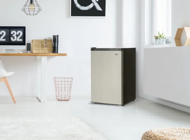 Danby 4.5 cu. ft. Compact Fridge with True Freezer in Stainless Steel (DCR045B1BSLDB) - Image 13