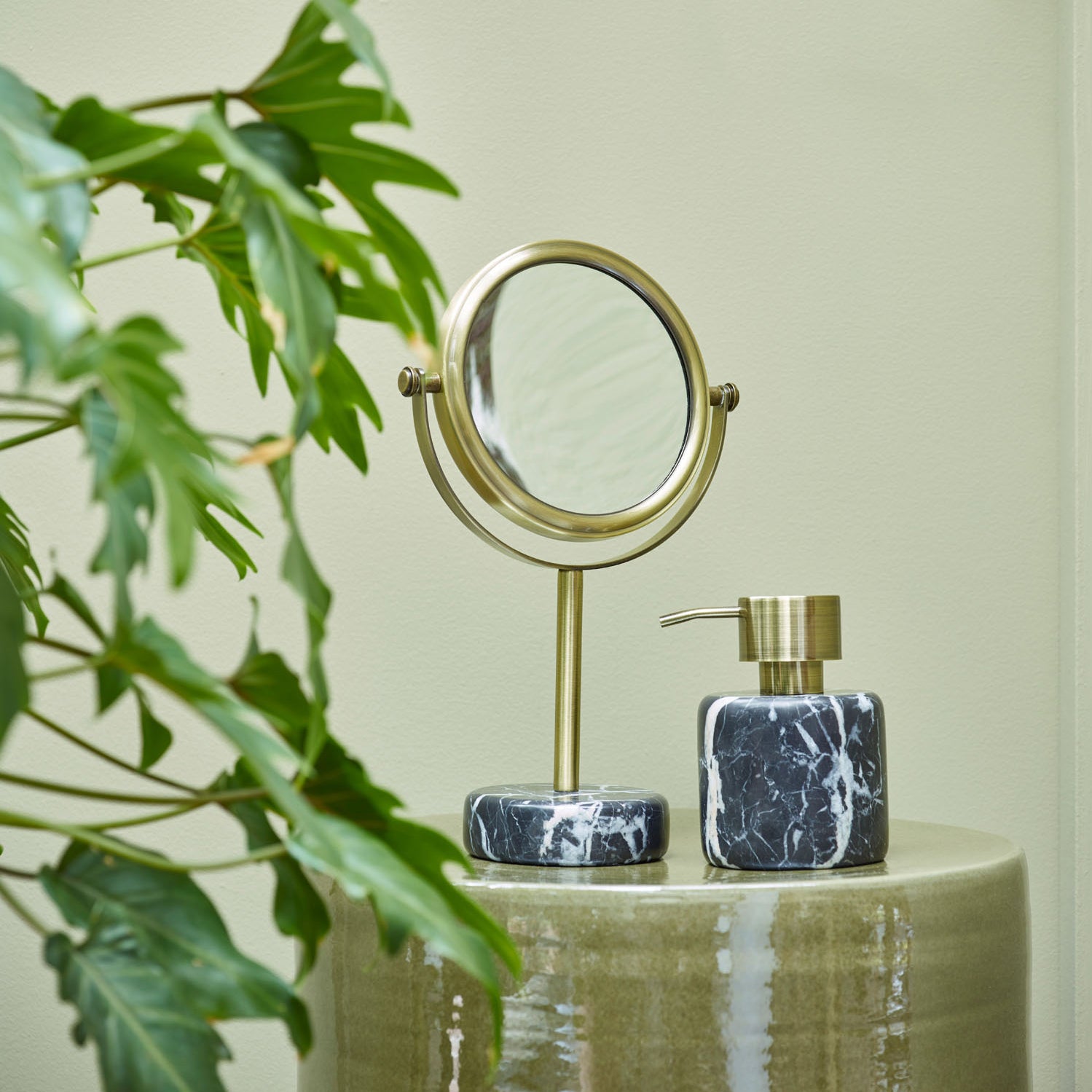 Aquanova Nero Cosmeticaspiegel