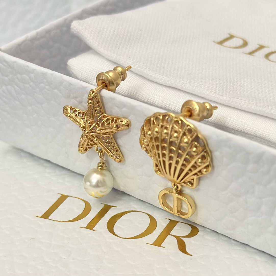 Dior Asymmetric Starfish and Shell Pearl Earrings - Original Replica Club