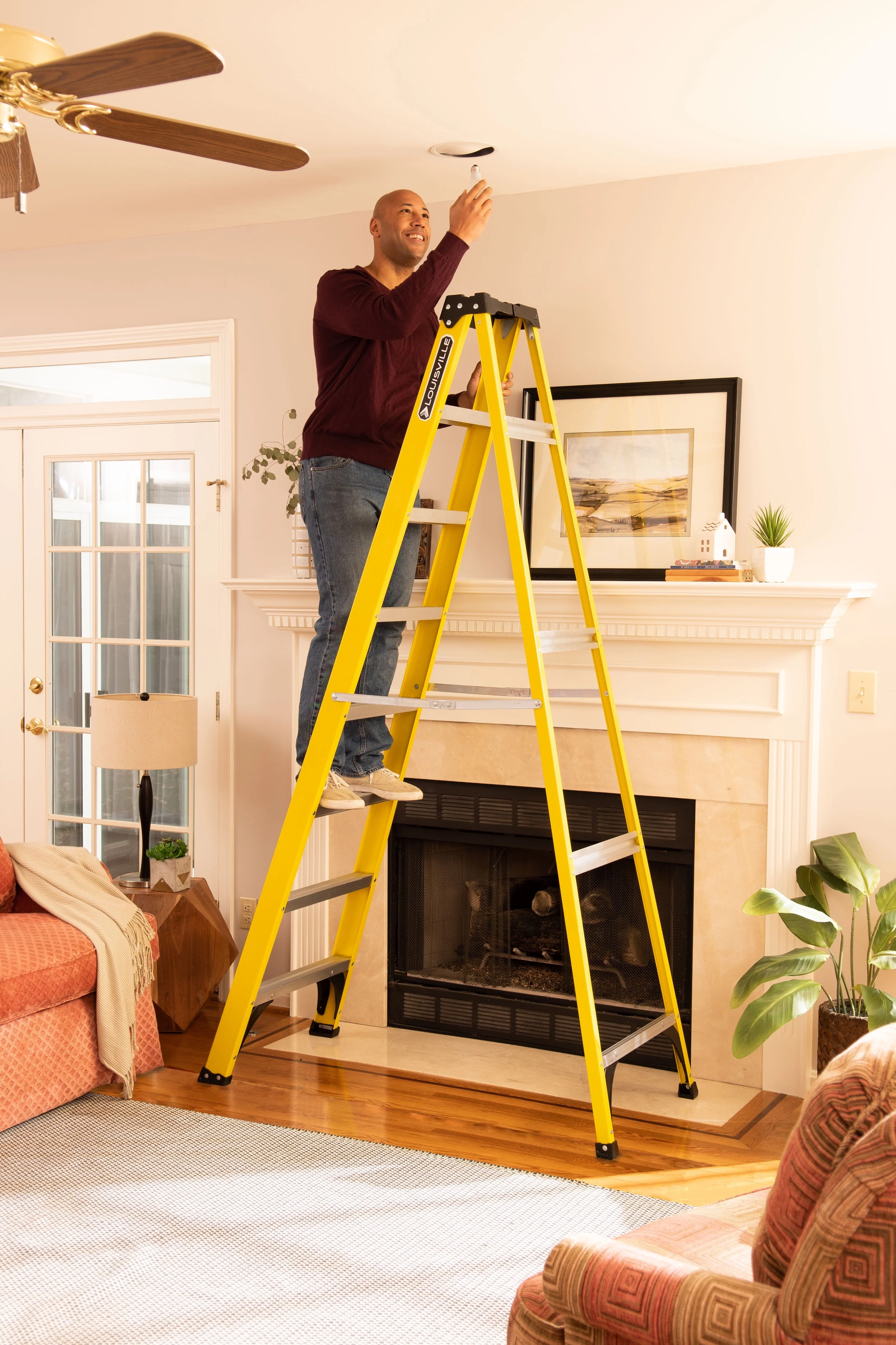 Louisville Ladder 8' Fiberglass Step Ladder, 12' Reach, 250 lbs Load Capacity, W-3118-08 - Image 8