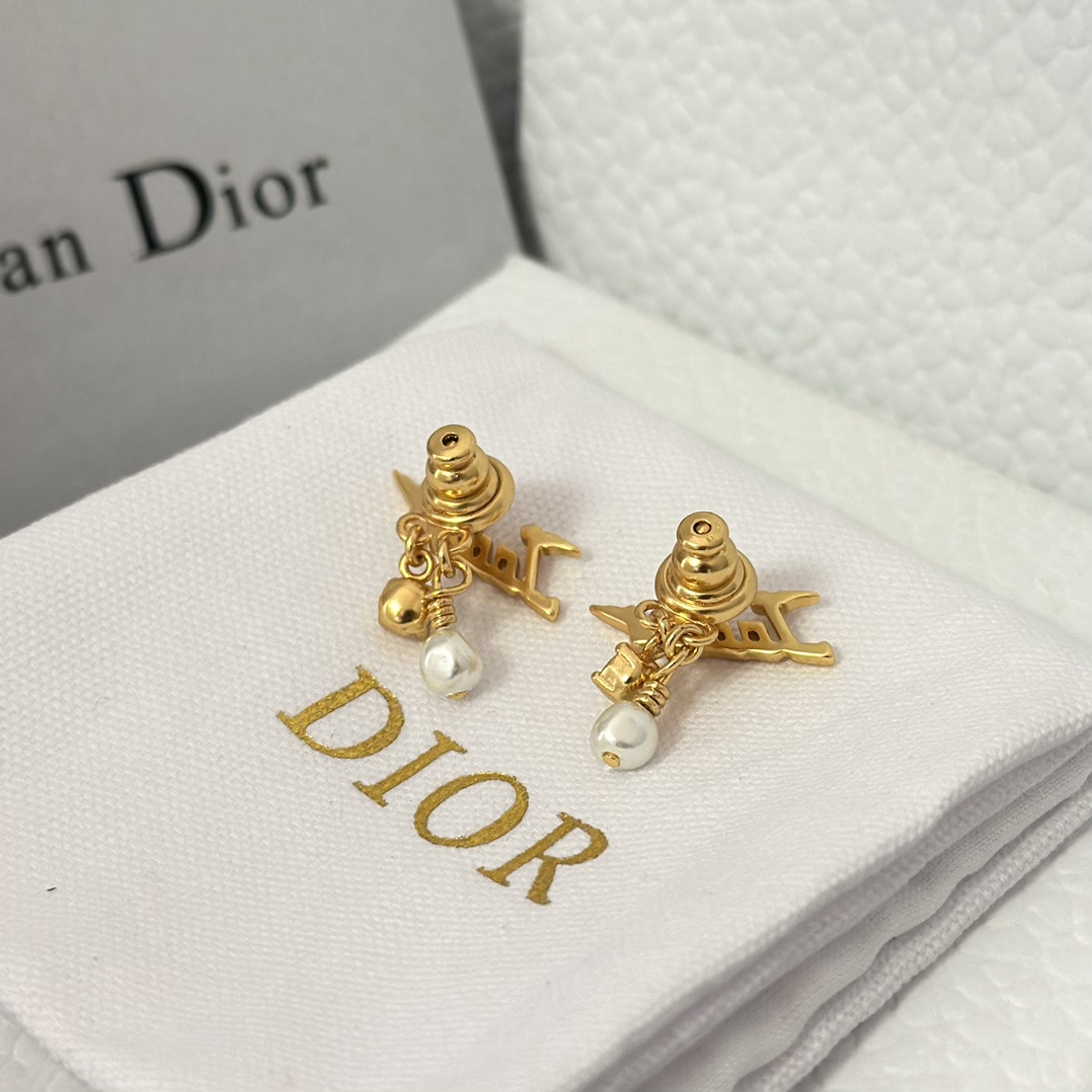 Jadior Stud Pearl Earrings - Original Replica Club