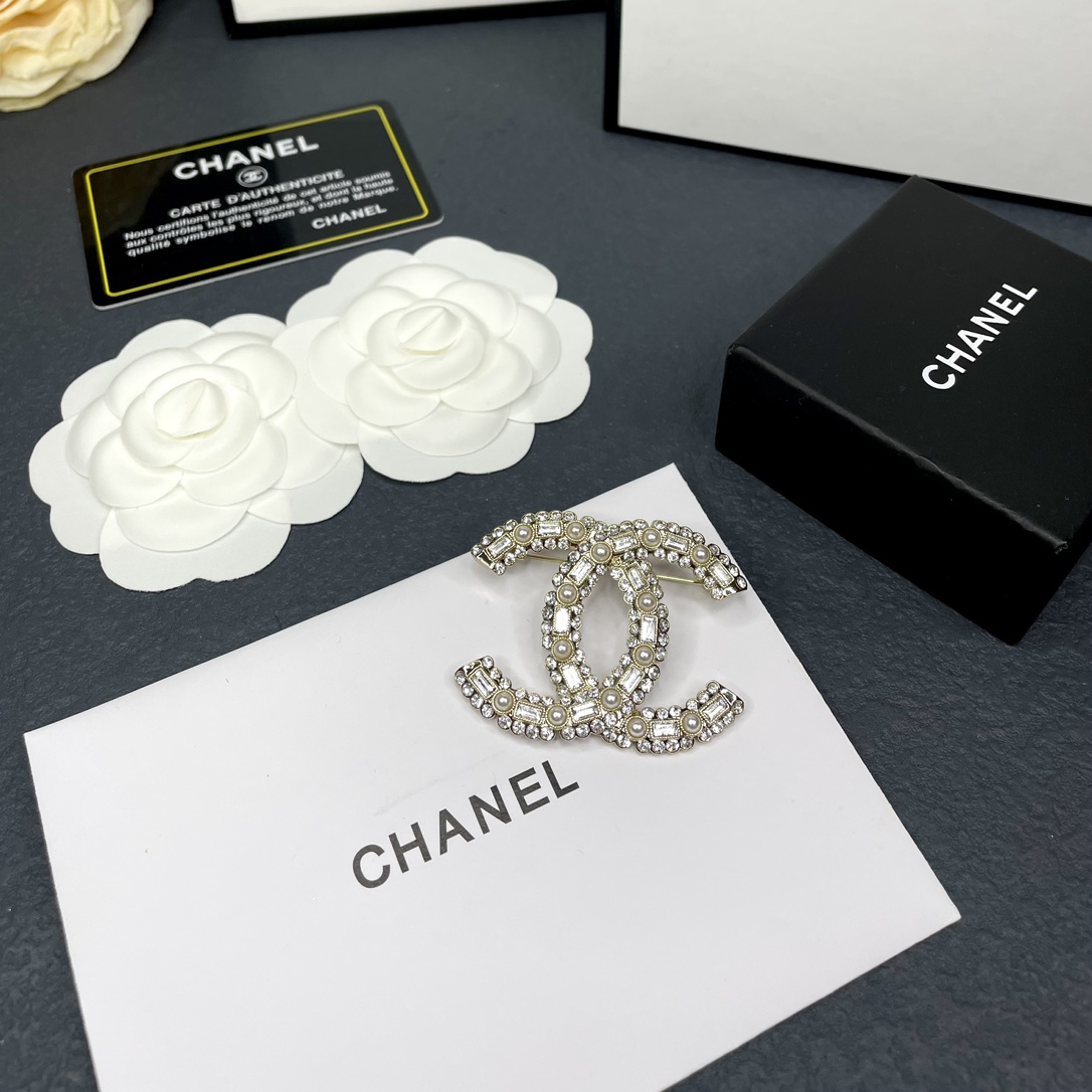 Chanel Vintage Pearl Rhinestone CC Brooch - Original Replica Club