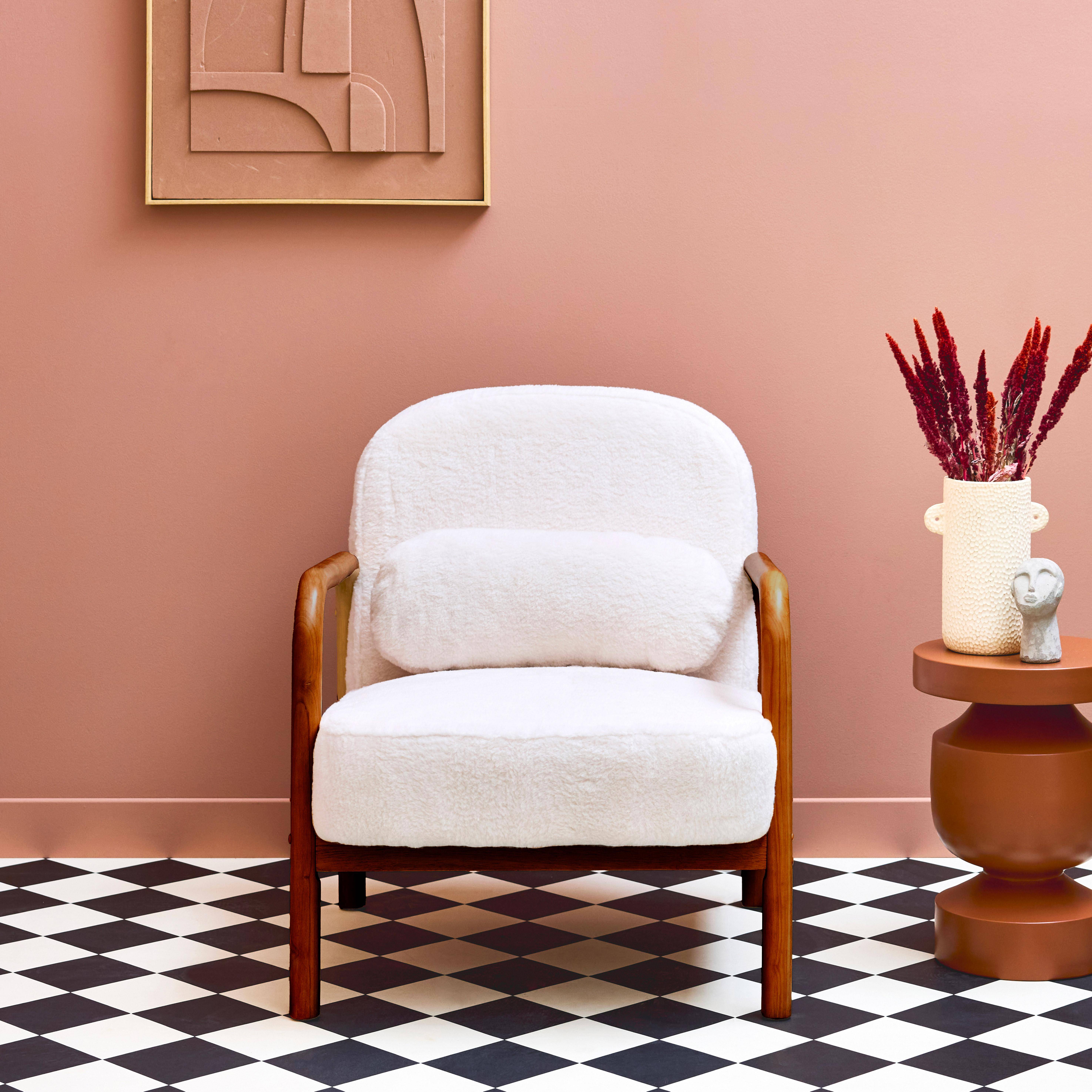 Amelie pelo sintético - Sillón escandinavo de madera de hevea teñida y efecto pelo sintético