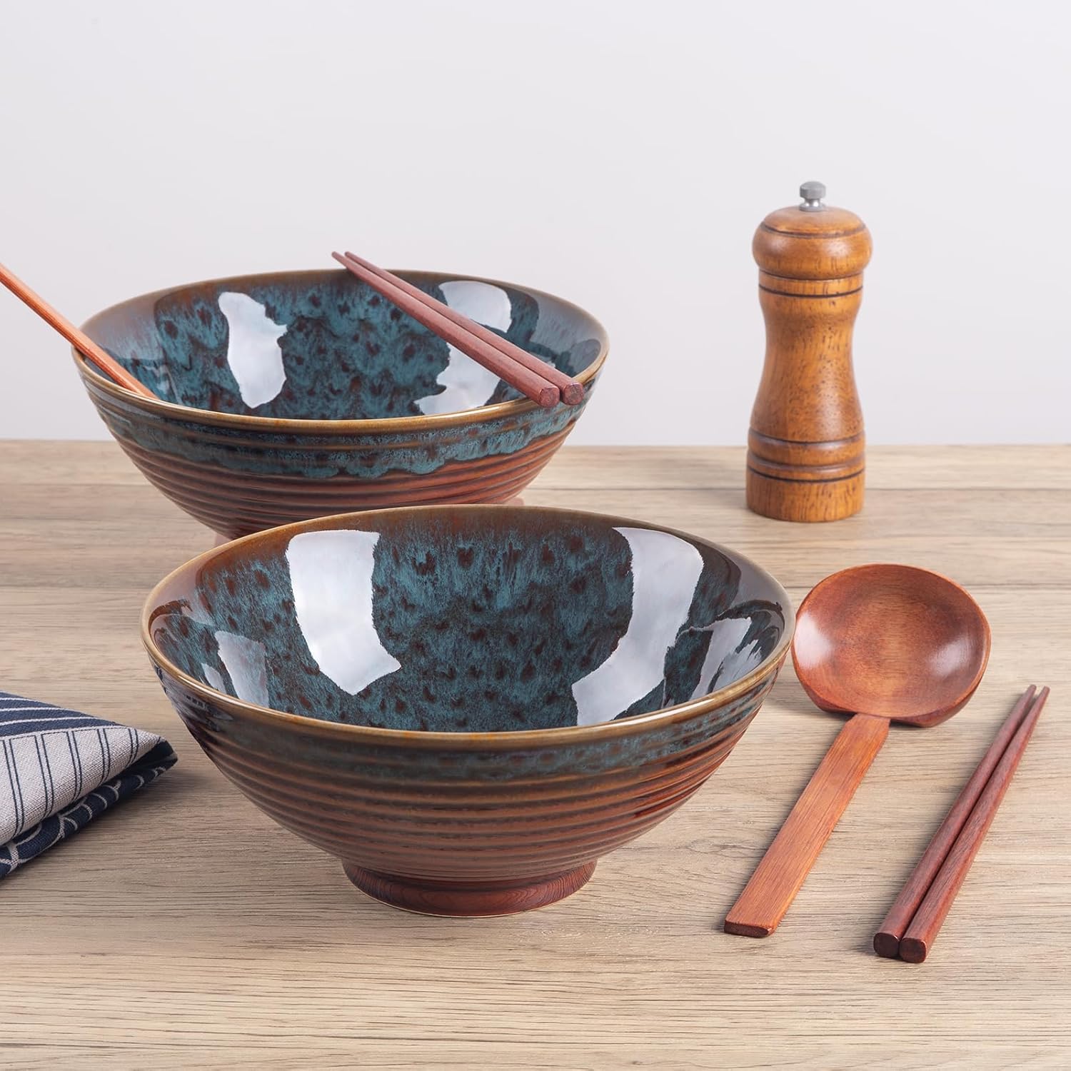 40oz Japanese Ceramic Ramen Bowl Set of 2 with Chopsticks and Spoons for Pho Udon Asian Soup Noodles (Peacock Tail)