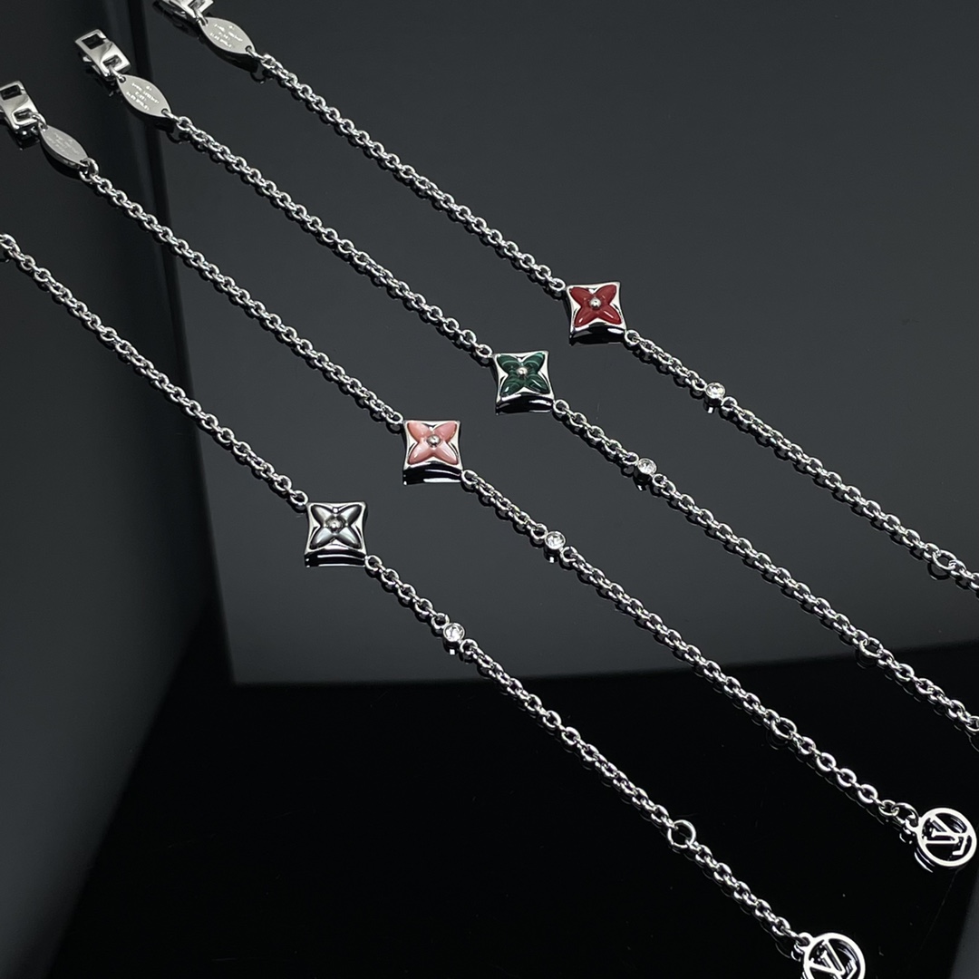 Louis Vuitton 1 Motif Star Charm Bracelet - Original Replica Club