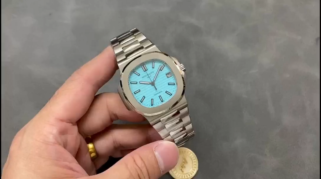 Replica Patek Philippe Nautilus 5711 1A 018 Green Dial 40mm Mens Watch