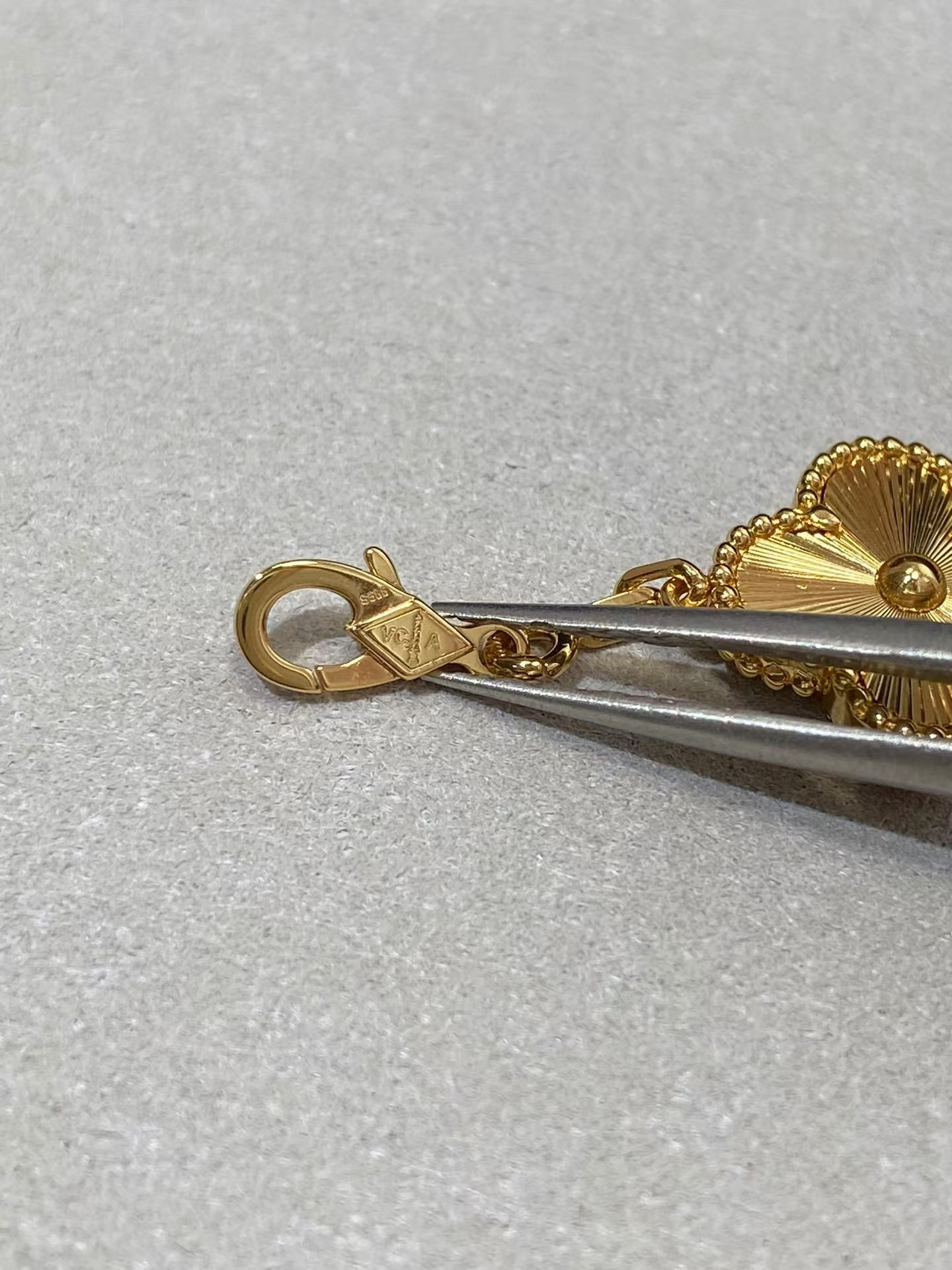 VCA Gold-tone Diamond and Guilloche Vintage Alhambra Bracelet 5 Motifs - Original Replica Club