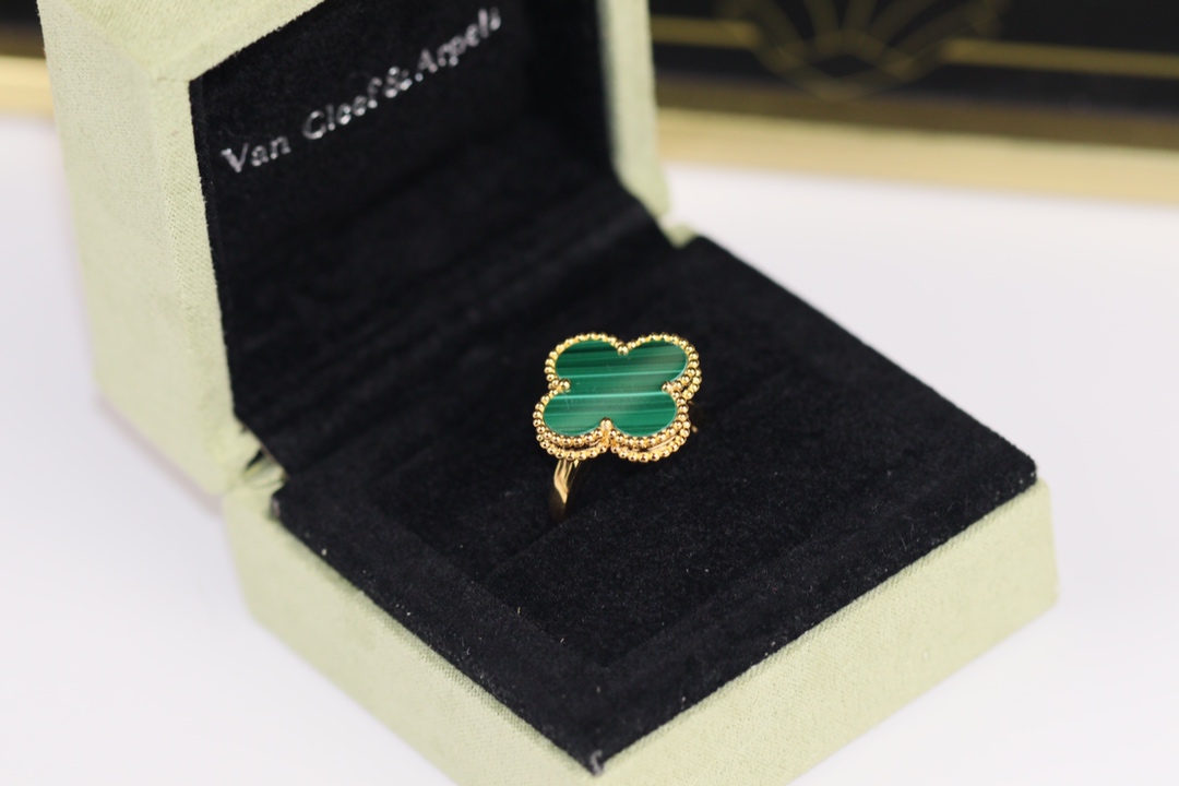 VCA Green Malachite Magic Alhambra Ring - Original Replica Club