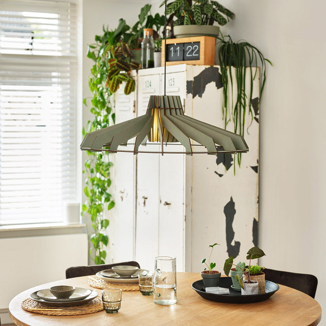 Van Tjalle en Jasper Nikolamp Tesla Hanglamp