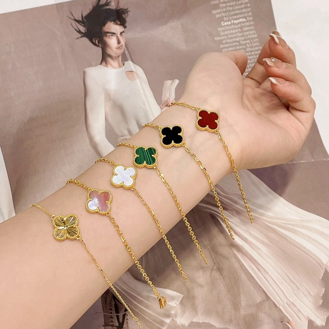 VCA VCA Sweet Alhambra Bracelets, 1 Motif - Original Replica Club