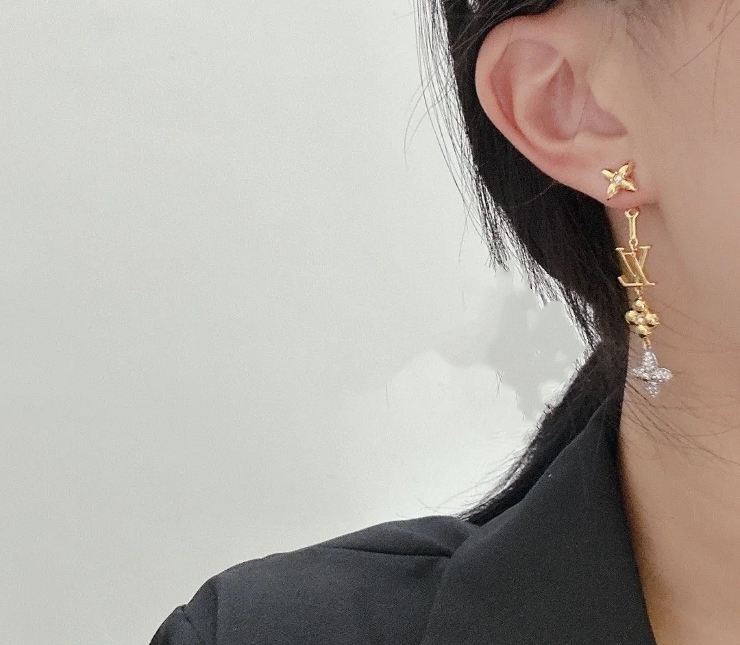 Louis Vuitton 2 Wear Ways Tassel Stud Earrings - Original Replica Club
