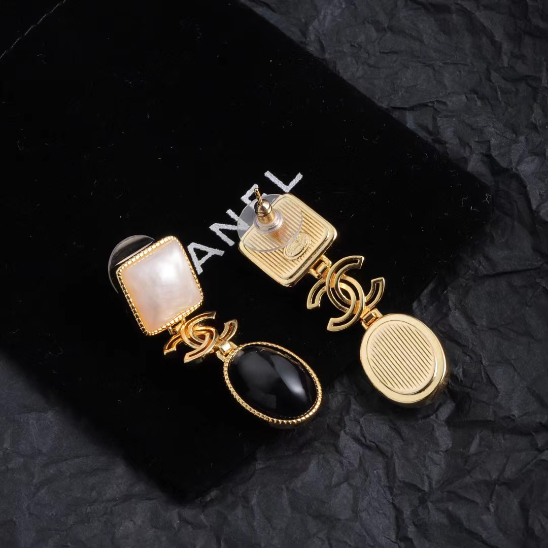 Chanel Retro Style Earrings - Original Replica Club