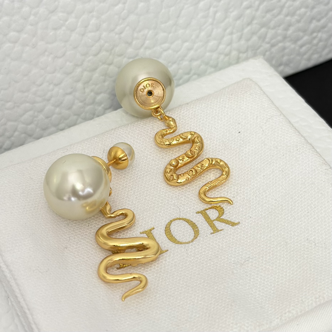 2025 Dior Dragon Pearl Earrings - Original Replica Club