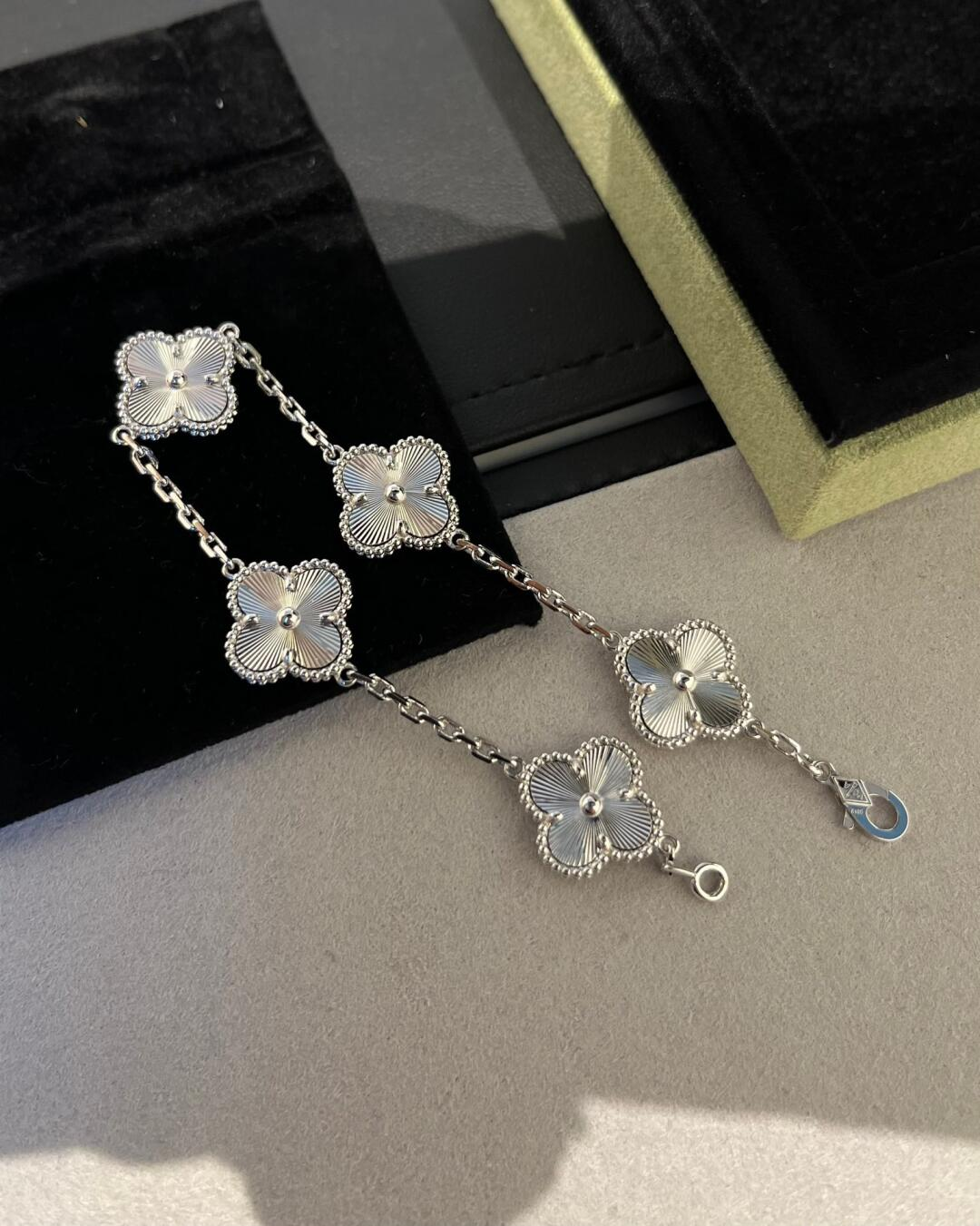 VCA Laser Silver 5 Motifs Vintage Alhambra Bracelet - Original Replica Club