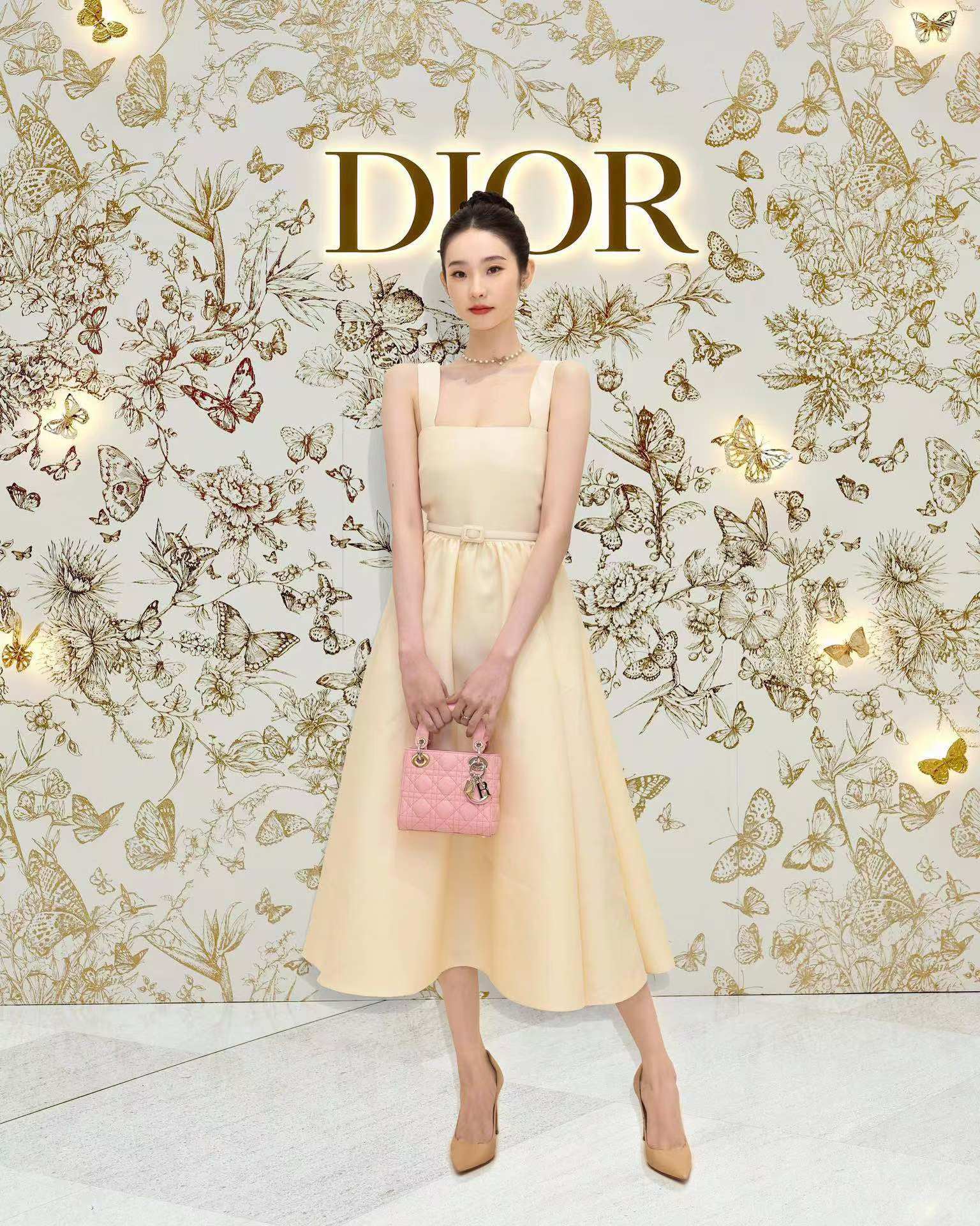 Dior Hollow Butterfly Pendant Pearl Necklace - Original Replica Club