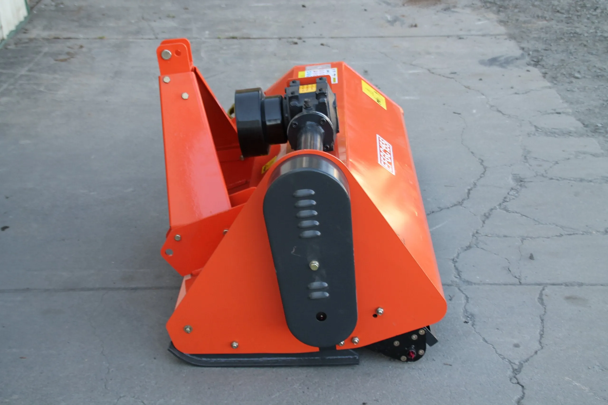 FH-EFGC155 Farmer Helper 60″ Heavy Duty Flail Mower Cat.I 3pt 25+HP Rating FH-EFGC155 Requires a Tractor. Not a standalone Unit.