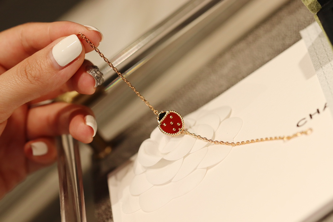 VCA Fauna Ladybug Lucky Spring Bracelet - Original Replica Club