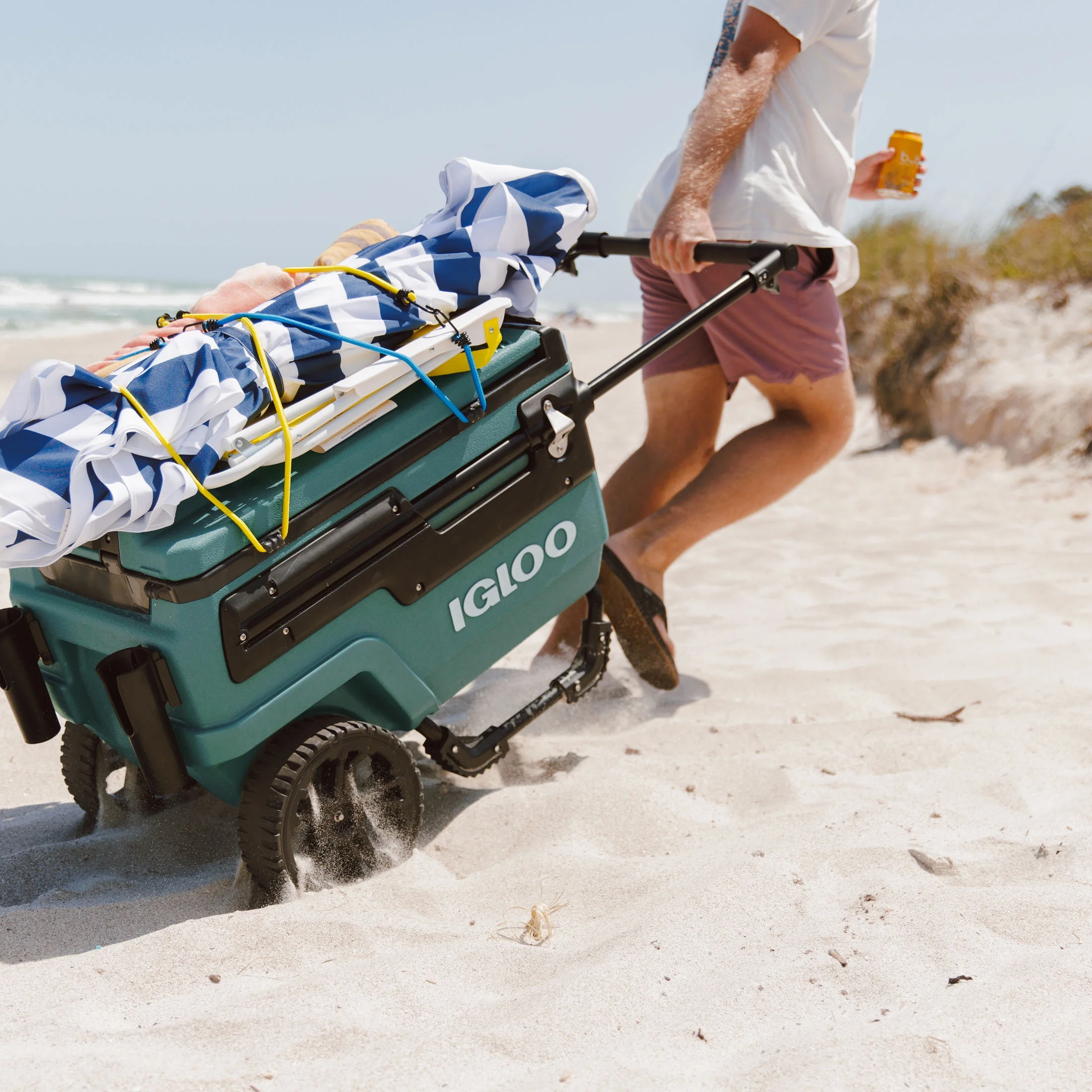 Igloo 70 QT Trailmate Journey Rolling Cooler, Carbonite Gray - Image 11