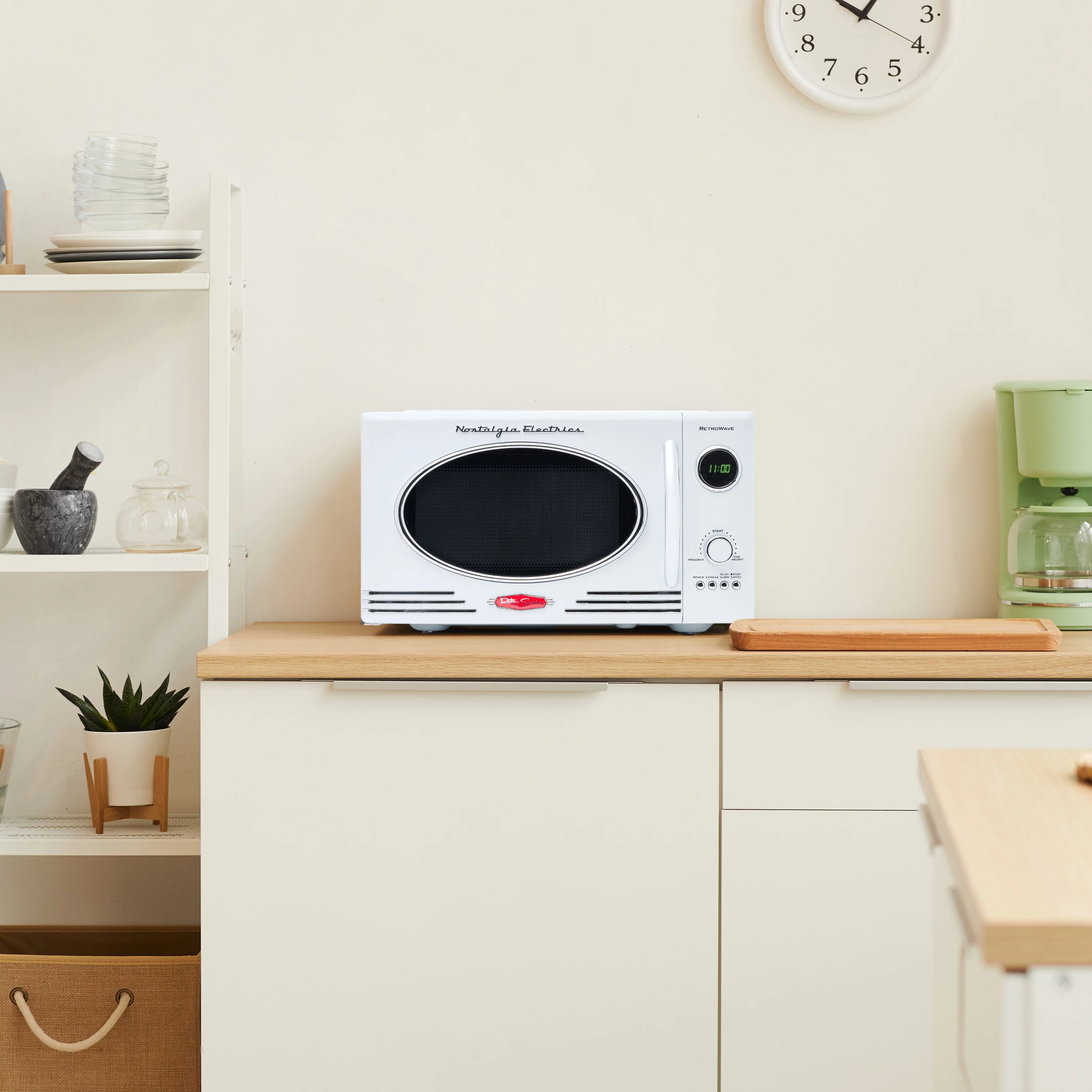 Nostalgia Retro Microwave for Countertop 0.9 cu ft Vintage Microwave, Ivory - Image 24