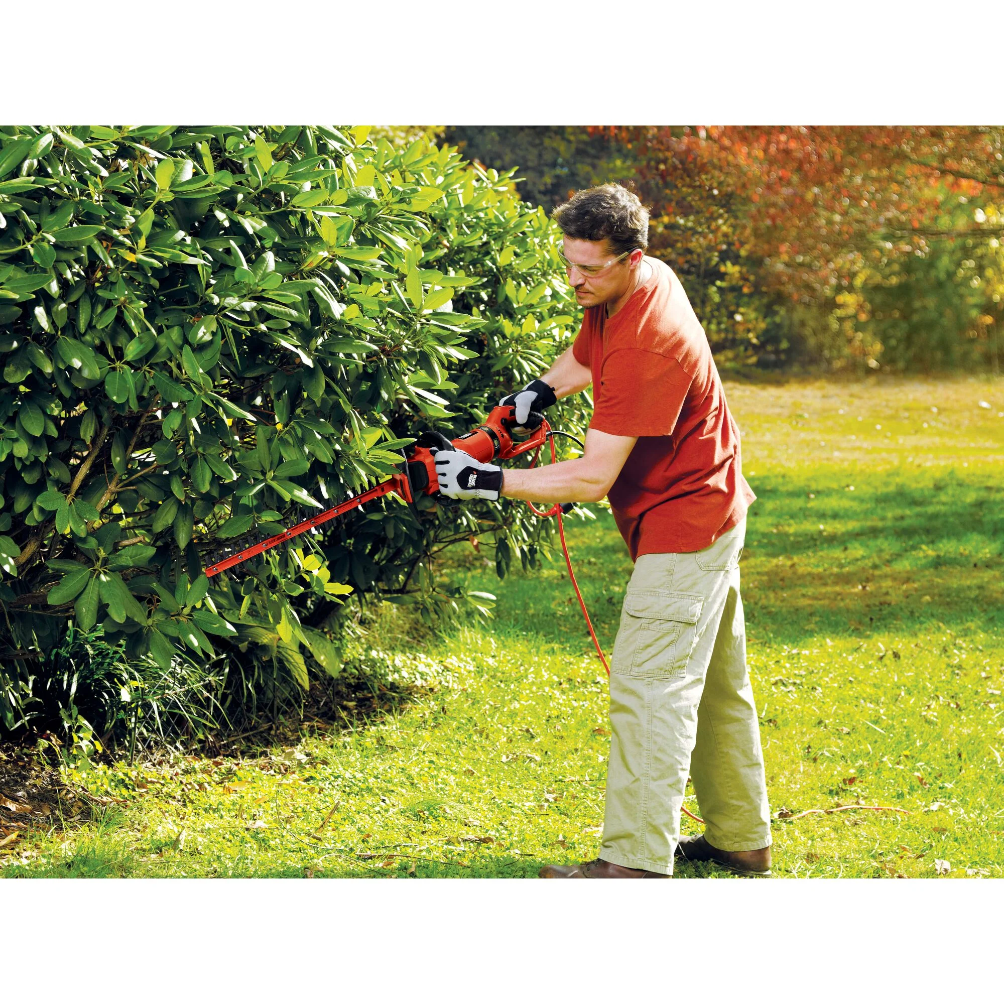 BLACK+DECKER HH2455 3.3 Amp HedgeHog 24" Hedge Trimmer with Rotating Handle - Image 12