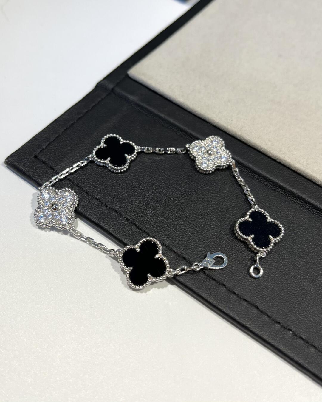 VCA Black Onyx and Diamond Vintage Alhambra Bracelet 5 Motifs - Original Replica Club