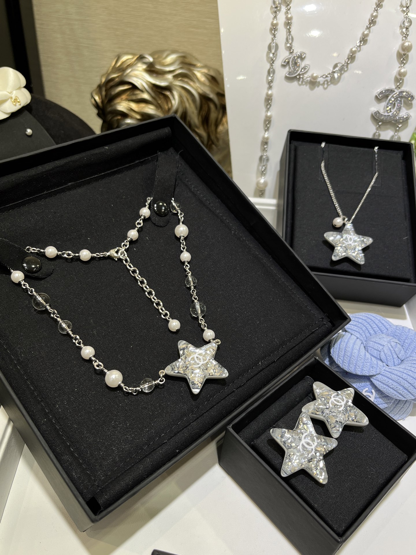 Chanel Black White Pearls Shiny Star Pendant Necklace - Original Replica Club