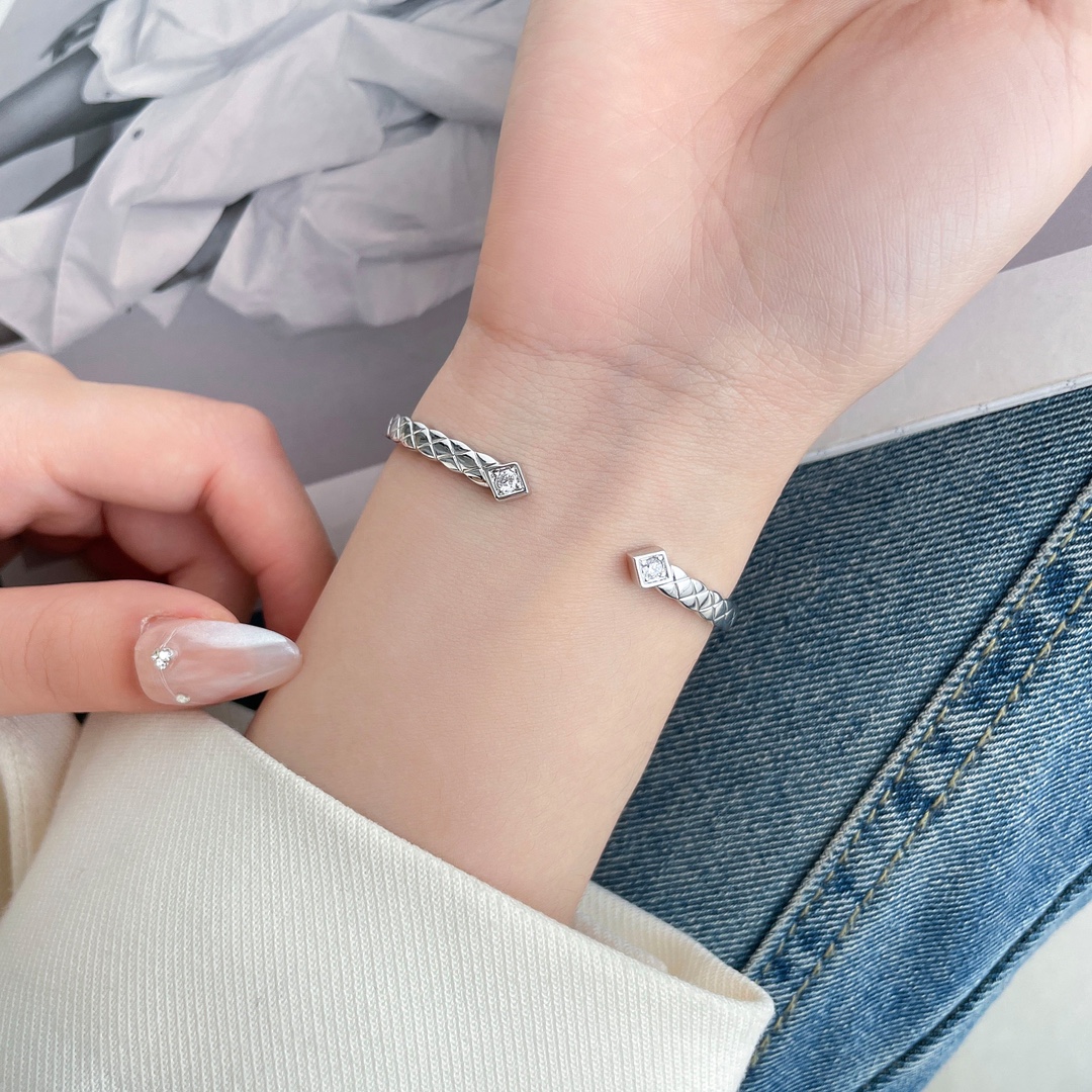 Chanel Coco Crush Cuff Bracelet Bangle - Original Replica Club