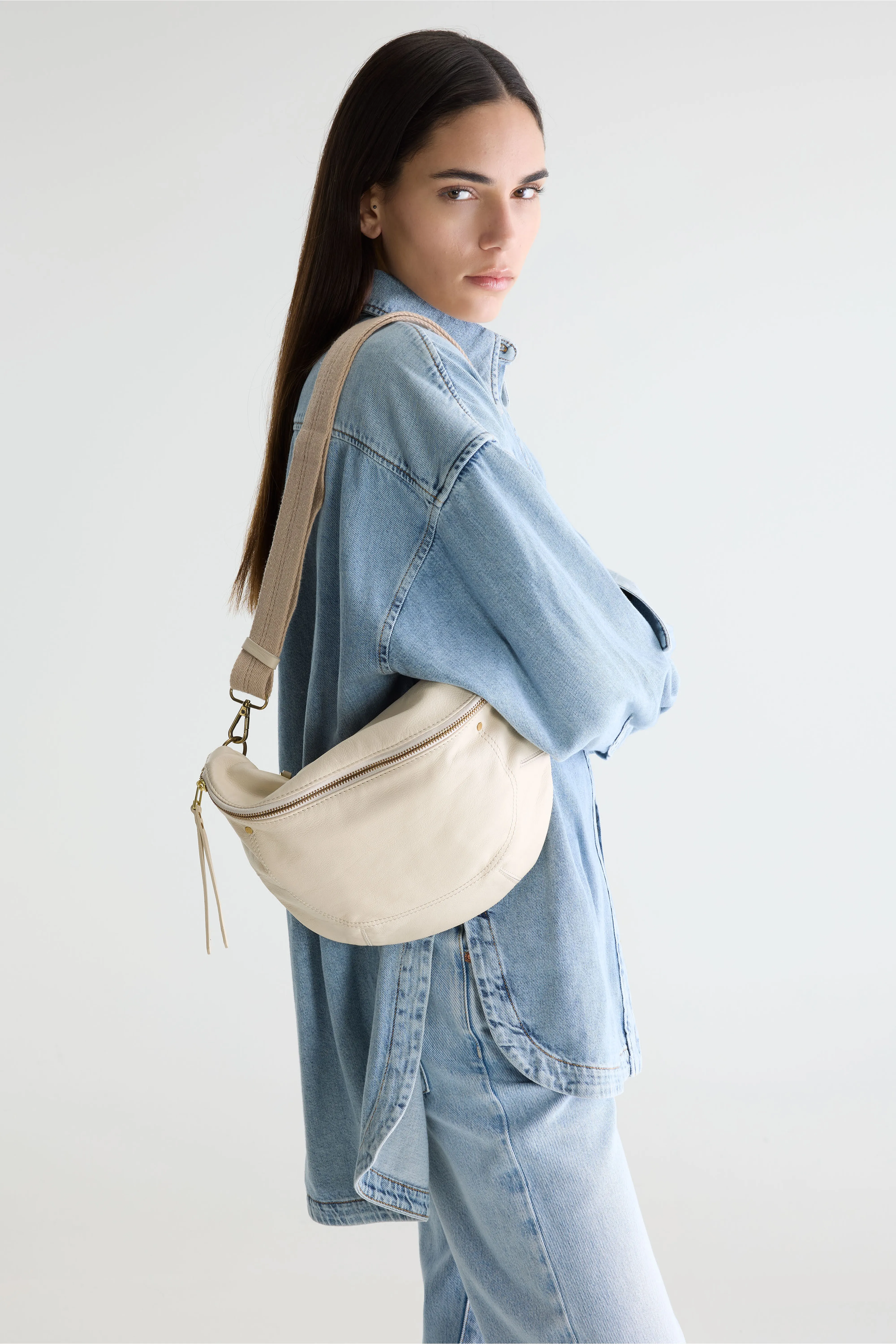 Bellerose Souply ecru leather sling bag (251 / W / RICE)