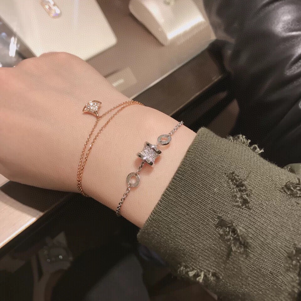 Dupe Bvlgari Diamond Paved B.zero1 Bracelet - Original Replica Club