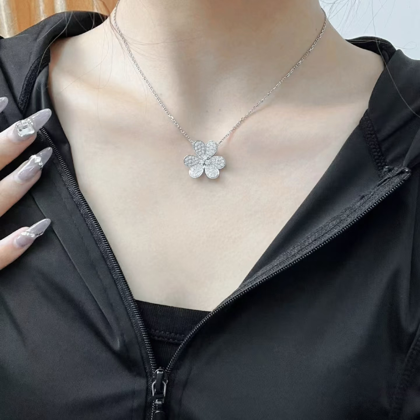 VCA Full Diamond Frivole Pendant Necklace - Mini - Original Replica Club