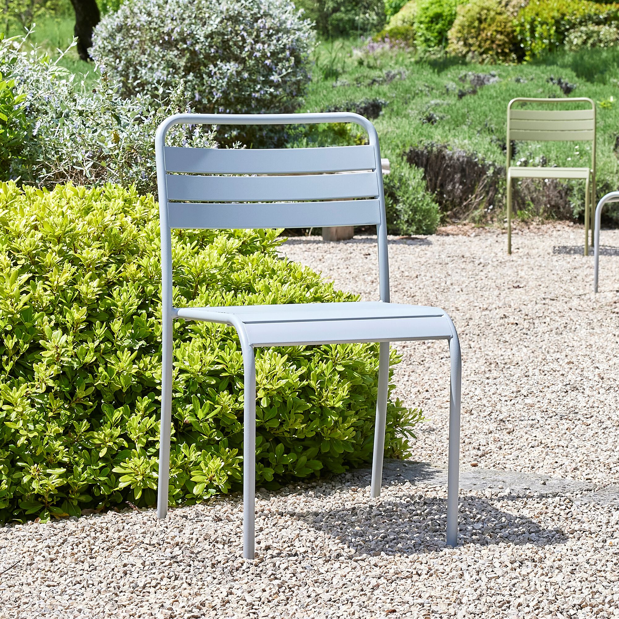 SOURIS - Chaise de jardin empilable en acier - gris vesuve