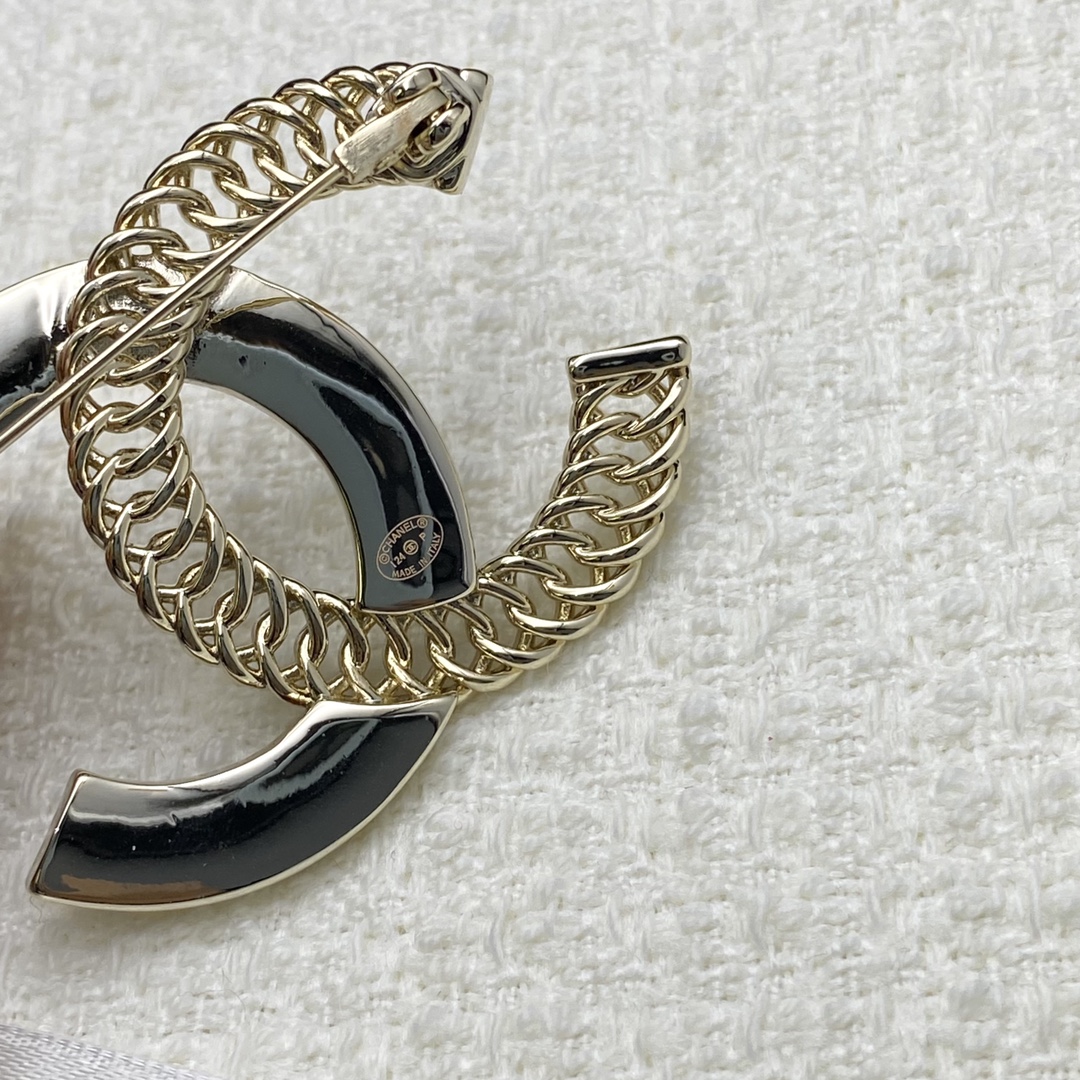 Chanel Light Gold Twist Monogram CC Brooch - Original Replica Club