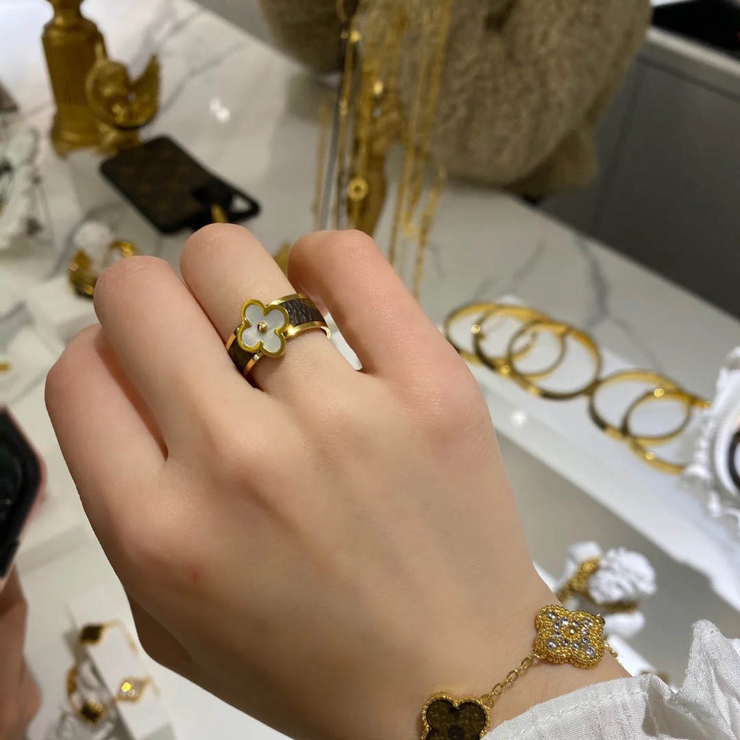 Louis Vuitton Gold Leather Sun Blossom Ring - Original Replica Club