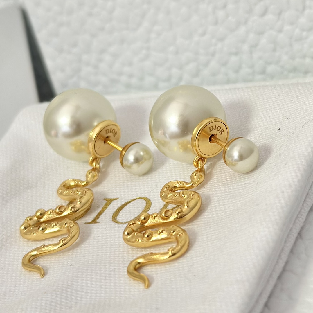 2025 Dior Dragon Pearl Earrings - Original Replica Club