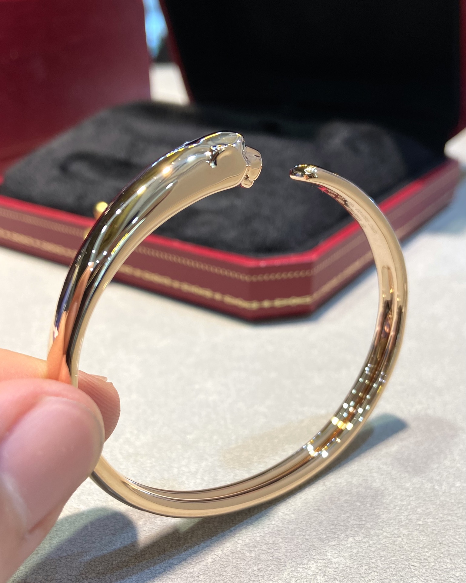 Cartier Smooth Panthère de Bracelet Open Cuff Bangle - Original Replica Club