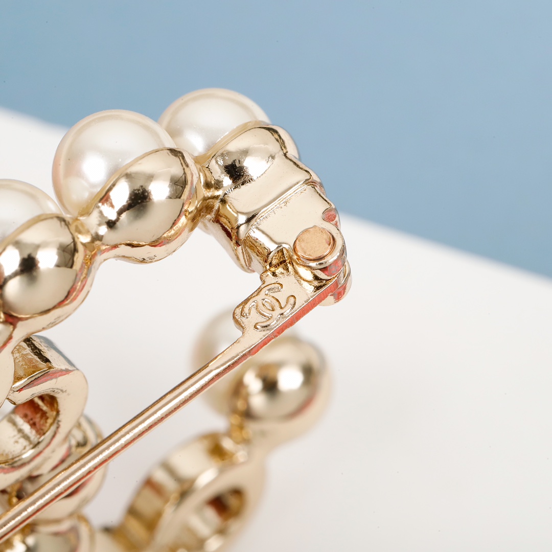 Chanel Faux Pearl CC Brooch - Original Replica Club