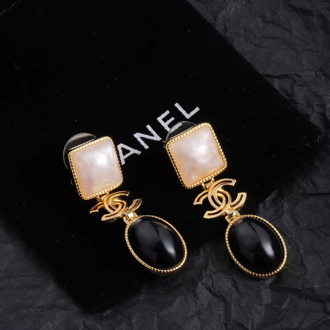 Chanel Retro Style Earrings - Original Replica Club
